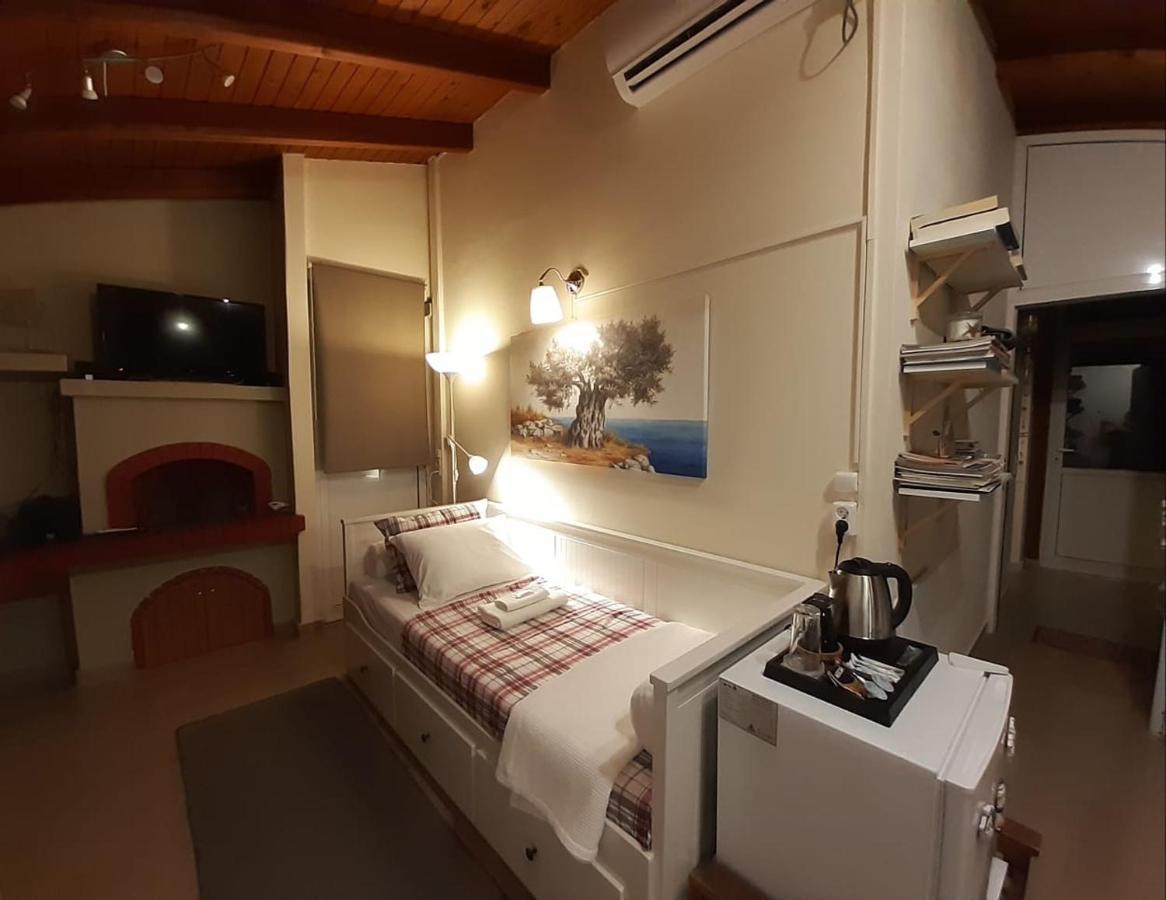 Cozy Apartments Near The Airport Артемида Екстериор снимка