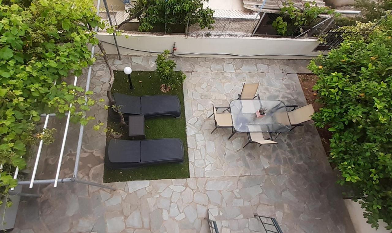 Cozy Apartments Near The Airport Артемида Екстериор снимка
