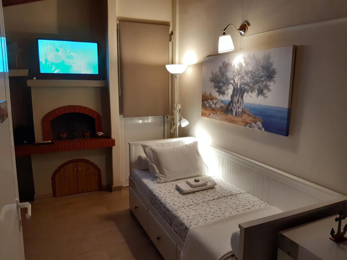 Cozy Apartments Near The Airport Артемида Екстериор снимка
