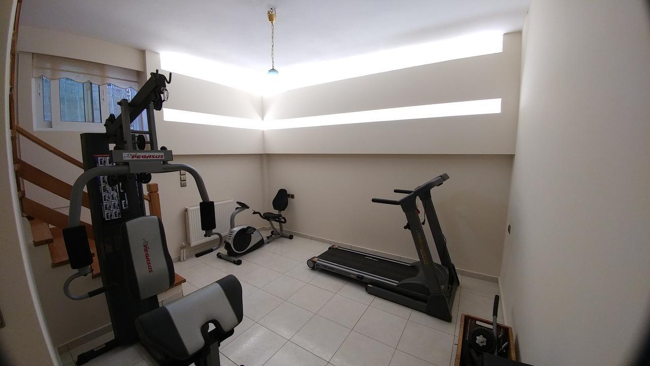 Cozy Apartments Near The Airport Артемида Екстериор снимка