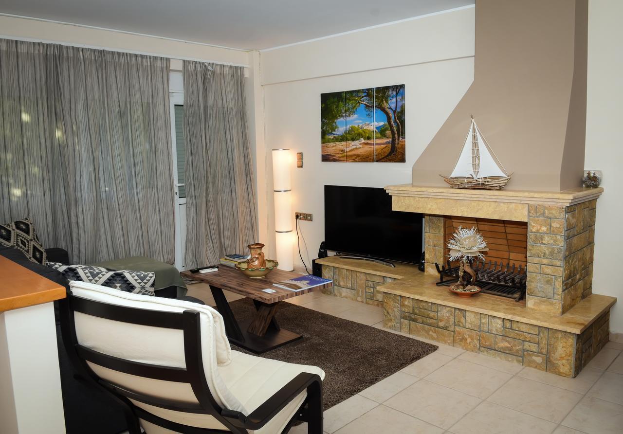 Cozy Apartments Near The Airport Артемида Екстериор снимка